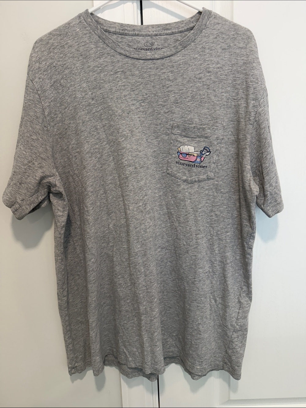 Vineyard Vines Heather Gray Short-Sleeve Pocket Tee with Whale Graphic lax